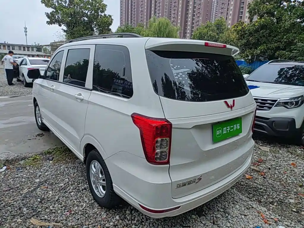 Wuling Hongguang — миниатюра 5
