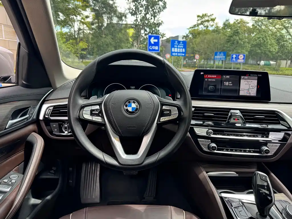 BMW 5 Series — миниатюра 18