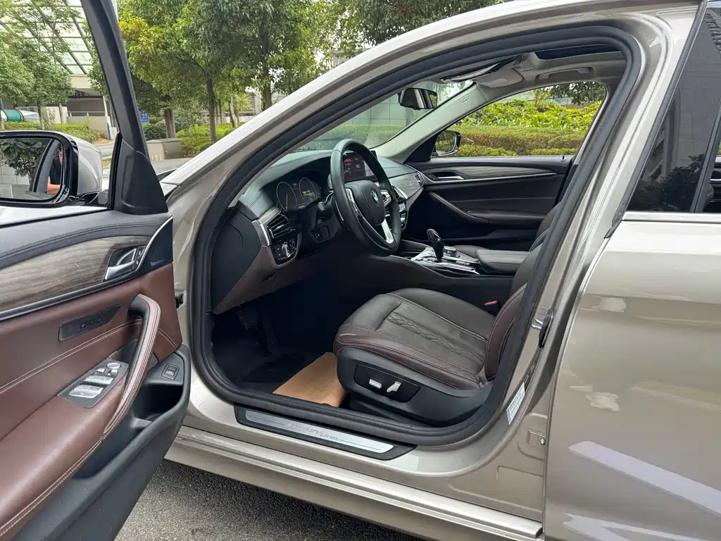 BMW 5 Series — миниатюра 42