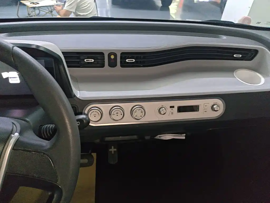 Wuling MINIEV — миниатюра 13