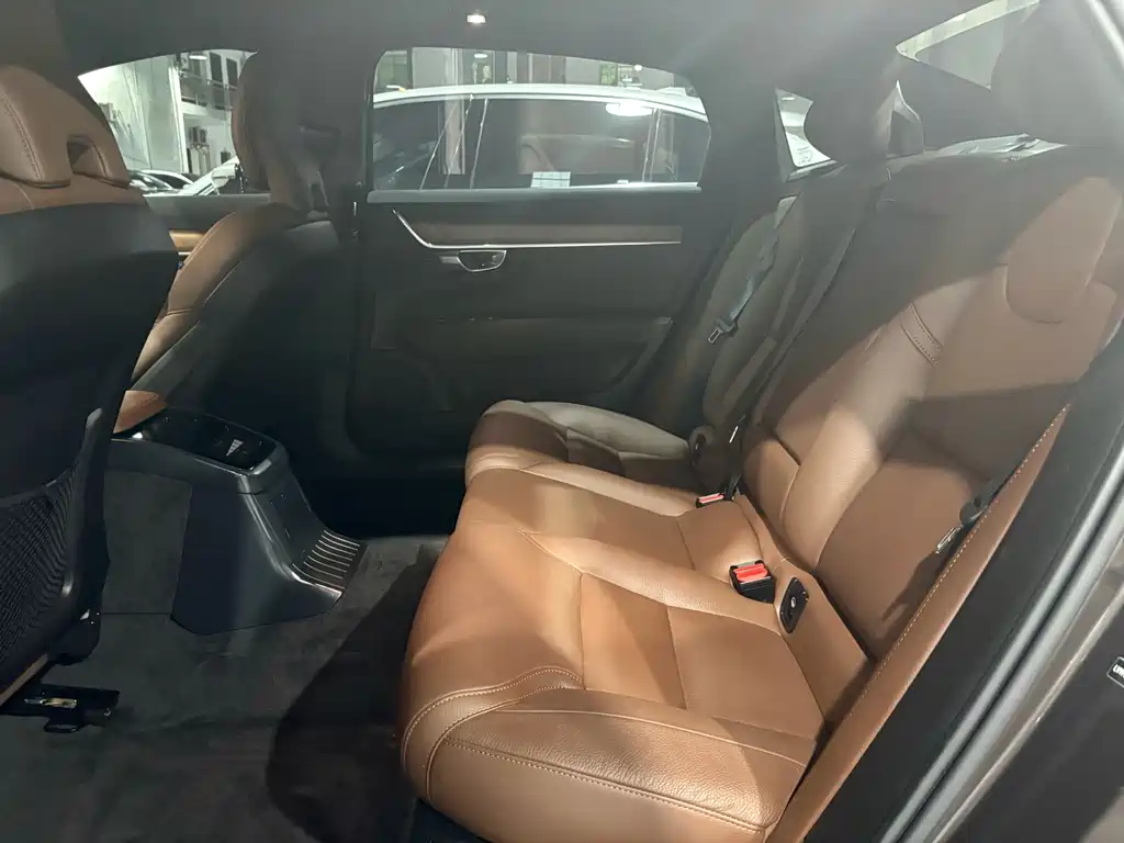 Volvo S90 PHEV — миниатюра 6