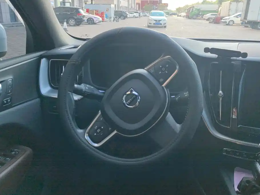 Volvo XC60 — миниатюра 15