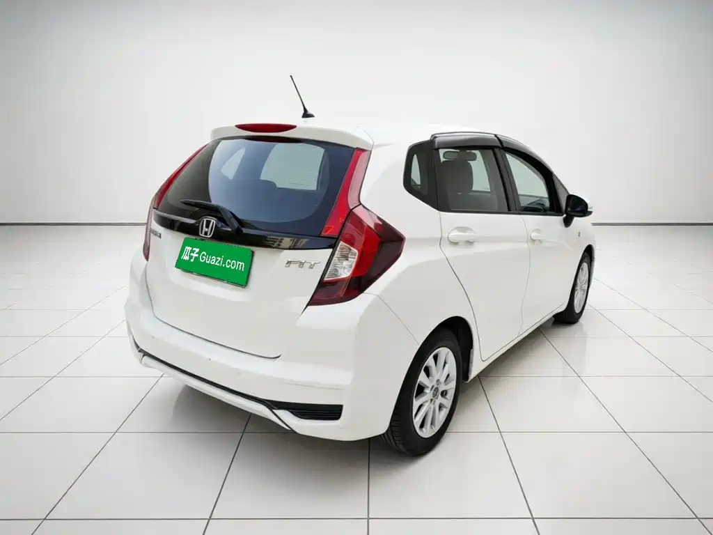 Honda Fit — миниатюра 6