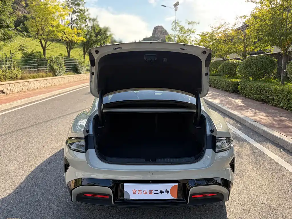 Xiaomi SU7 — миниатюра 8
