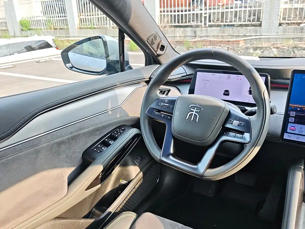 BYD L EV — миниатюра 10