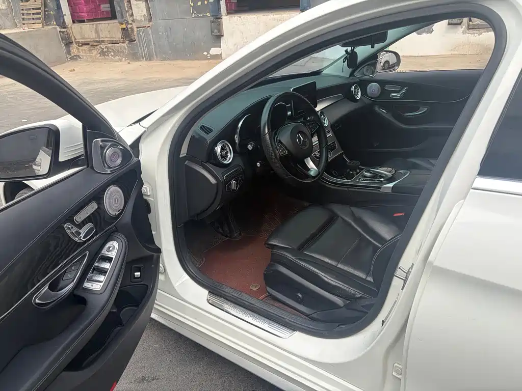 Mercedes-Benz C-Class — миниатюра 5