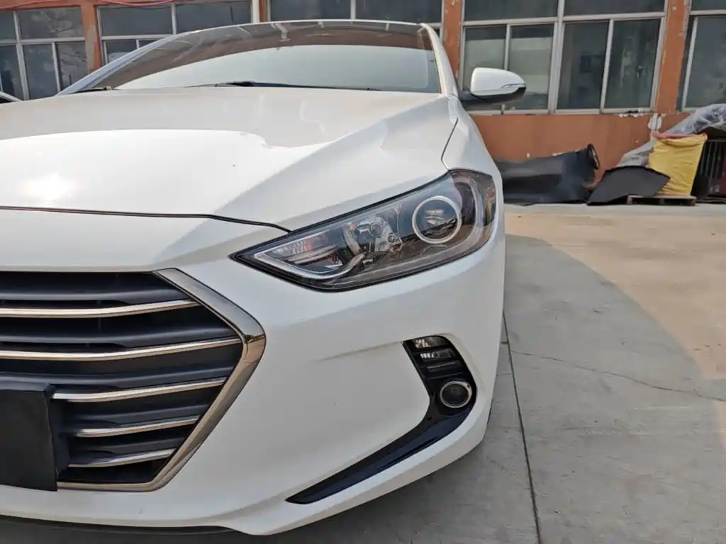 Hyundai Elantra — миниатюра 24
