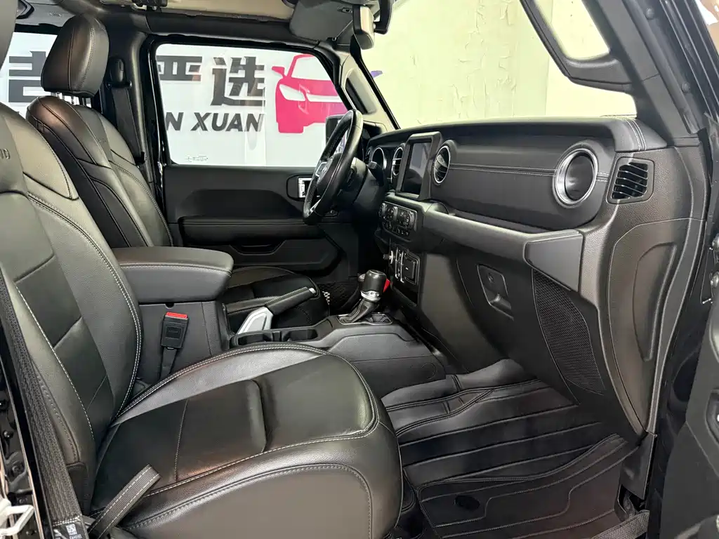 Jeep Gladiator — миниатюра 12