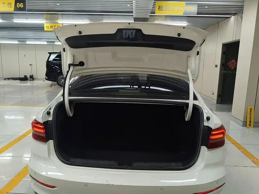 Volkswagen Lavida — миниатюра 19