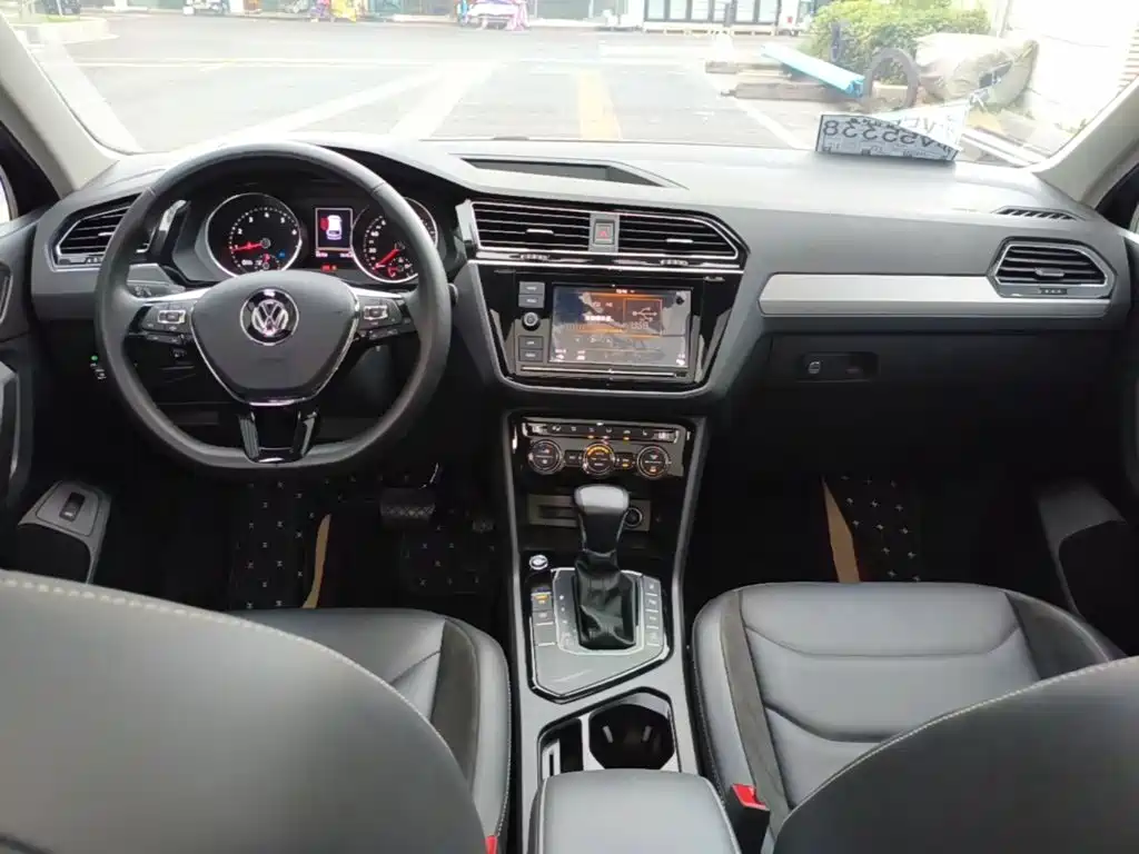 Volkswagen Tiguan L — миниатюра 10