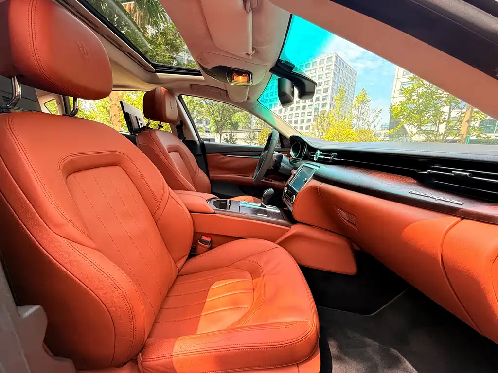 Maserati Quattroporte — миниатюра 6