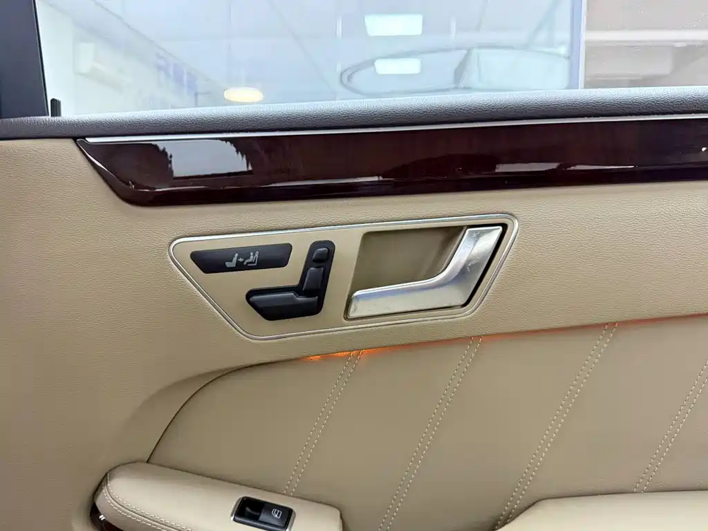 Mercedes-Benz E-Class — миниатюра 19