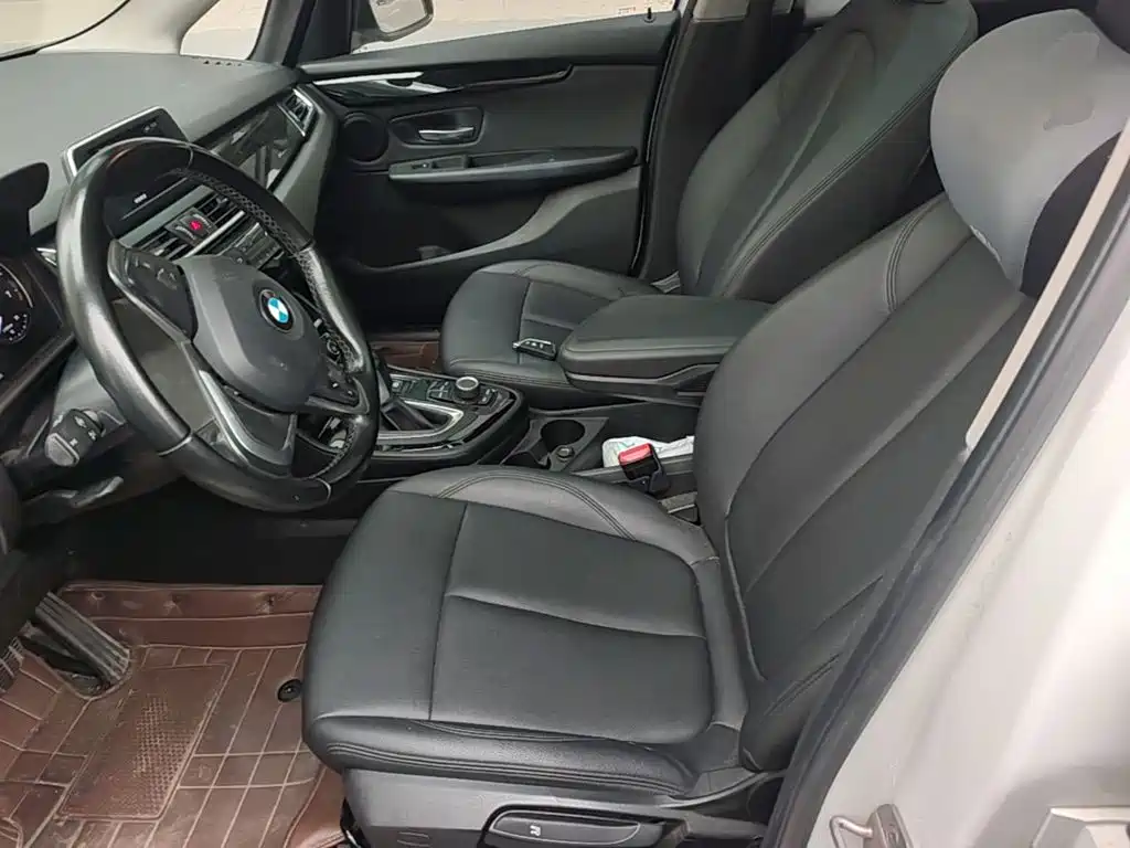BMW 2 Series Active Tourer — миниатюра 20