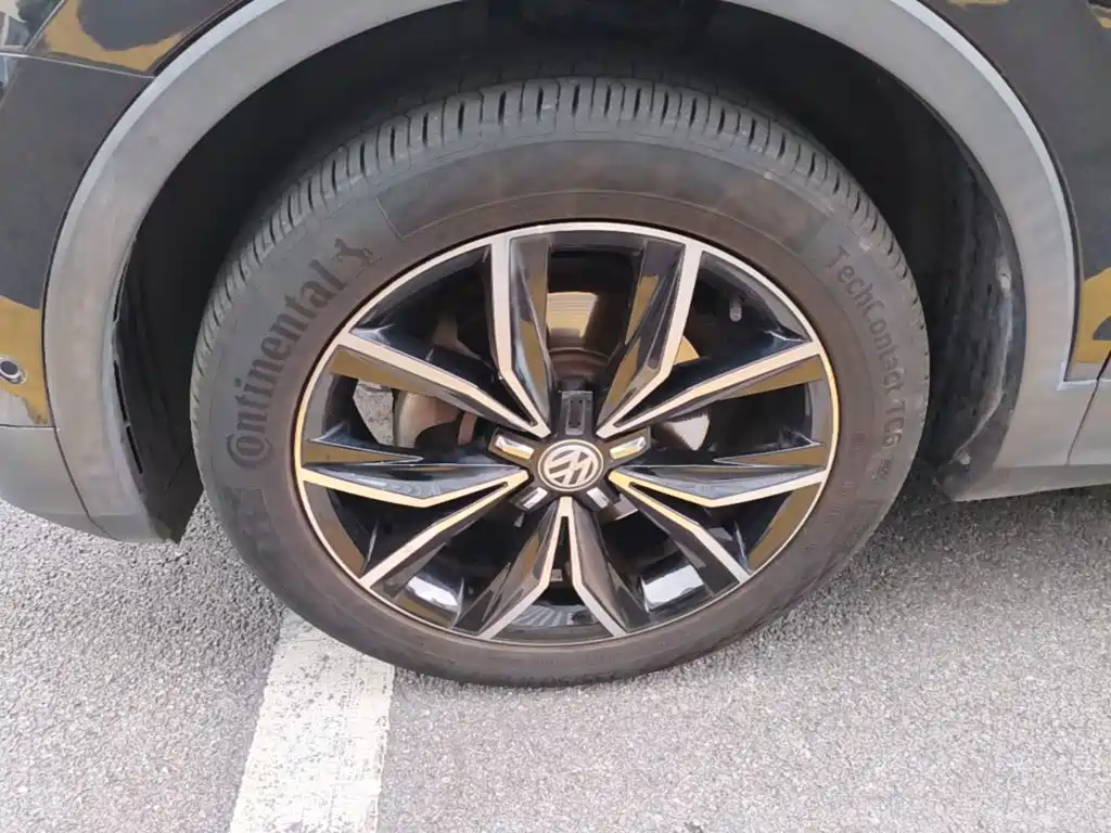 Volkswagen Tiguan L — миниатюра 23
