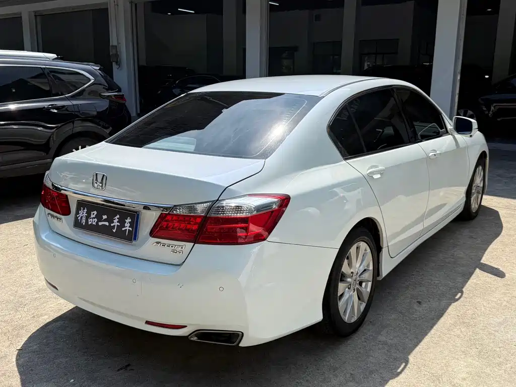 Honda Accord — миниатюра 16
