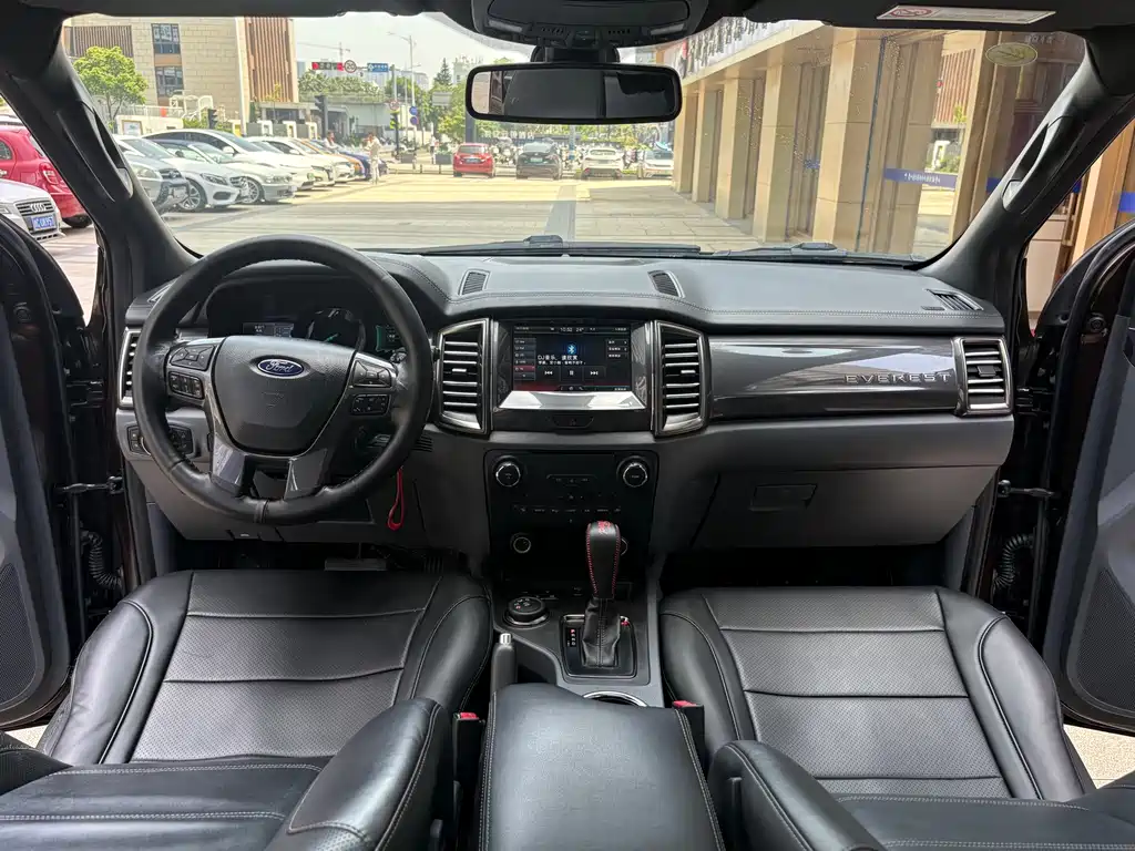 Ford Everest 2016 2.0T AT Luxury