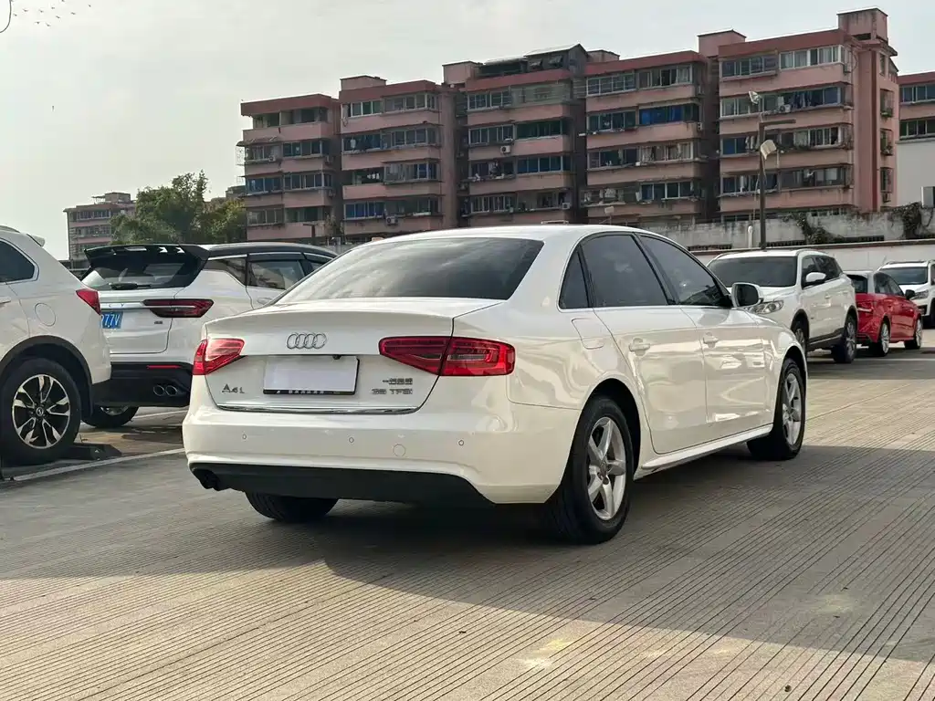 Audi A4L — миниатюра 11