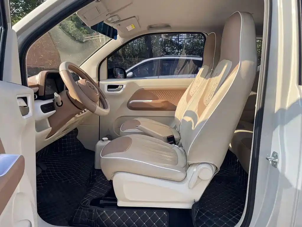 Wuling MINIEV — миниатюра 4