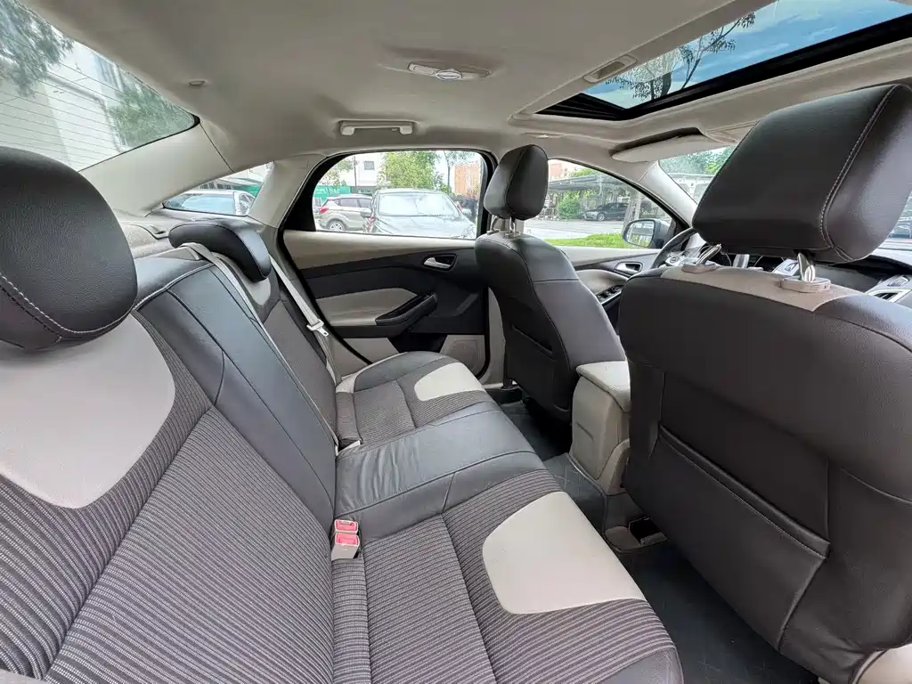 Ford Focus — миниатюра 8