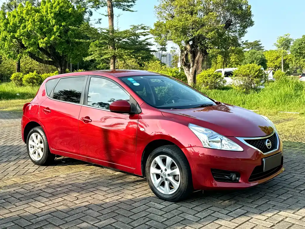 Nissan Tiida — миниатюра 3