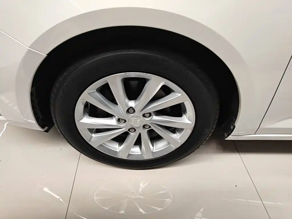 Buick Verano — миниатюра 23