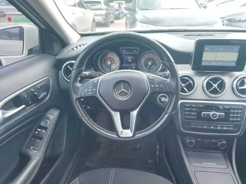 Mercedes-Benz GLA (Import) — миниатюра 11