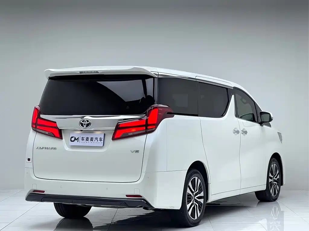 Toyota Alphard — миниатюра 3