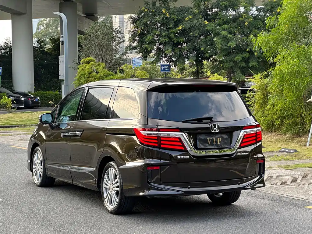 Honda Elysion — миниатюра 12