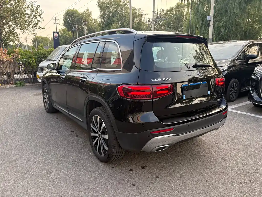 Mercedes-Benz GLB — миниатюра 3