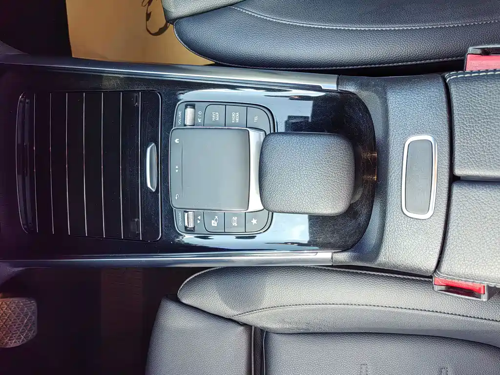 Mercedes-Benz GLA — миниатюра 29