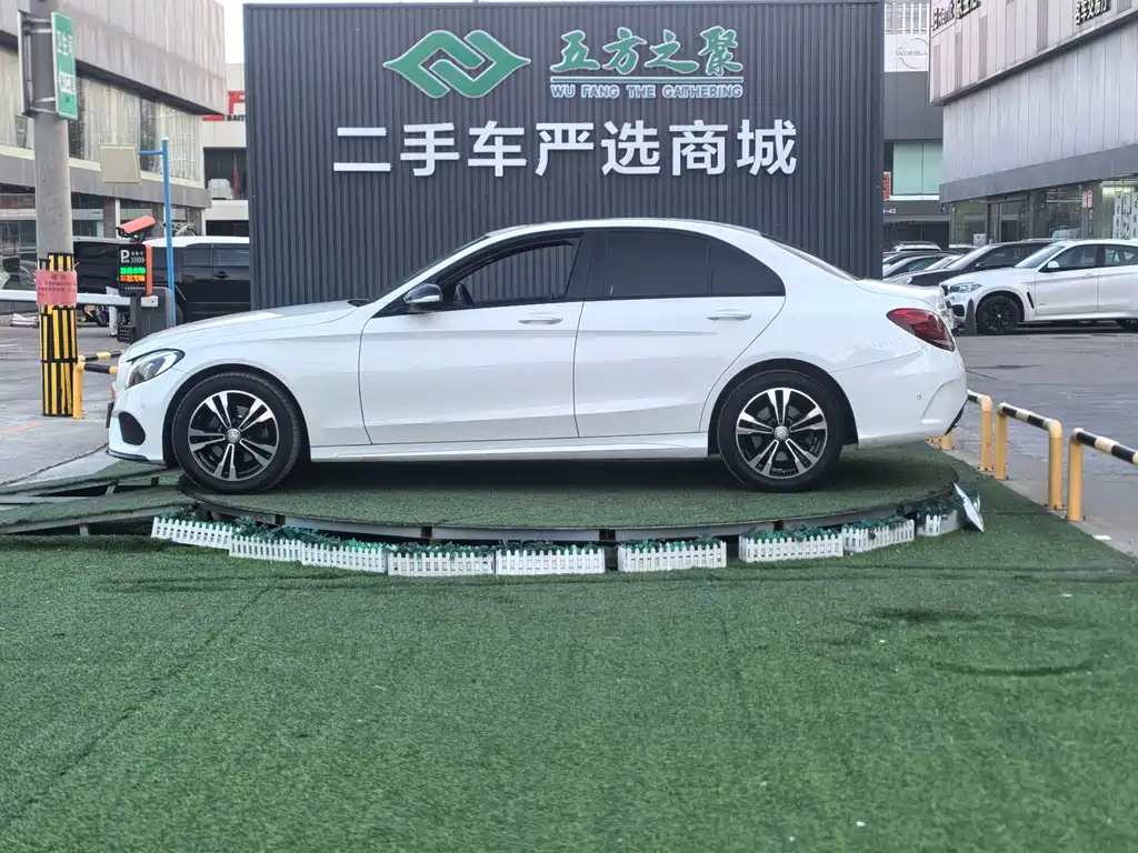 Mercedes-Benz C-Class — миниатюра 2