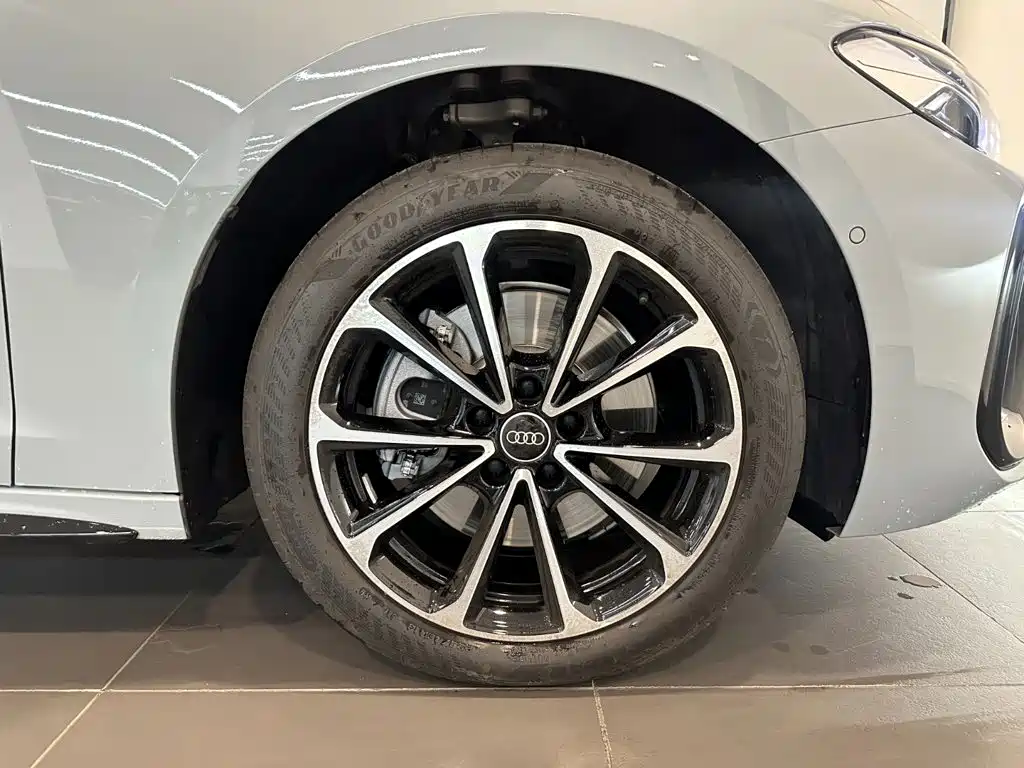 Audi A5L — миниатюра 15