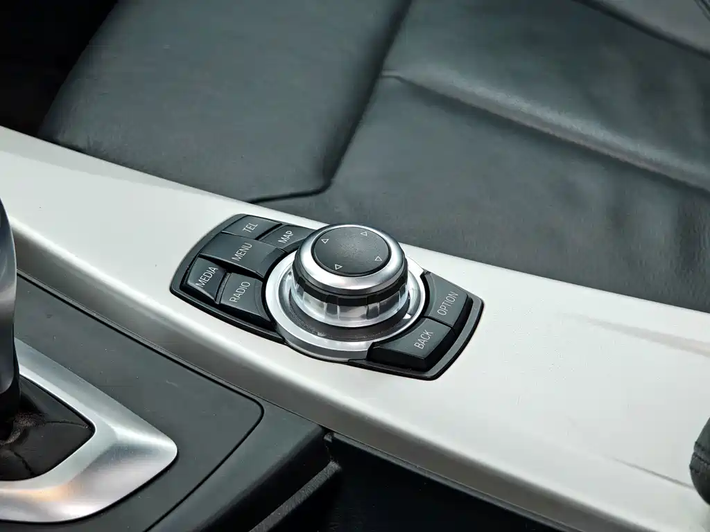 BMW 3 Series — миниатюра 18