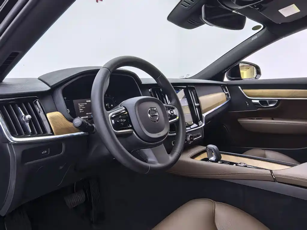 Volvo S90 — миниатюра 16