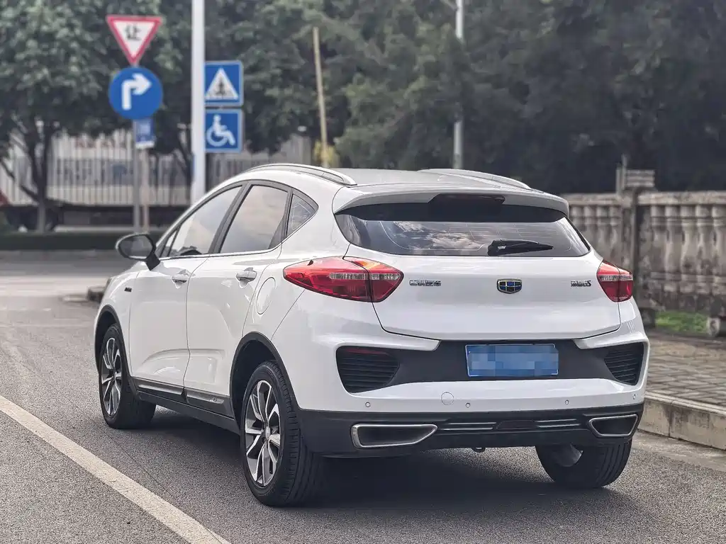 Geely Emgrand GS — миниатюра 5