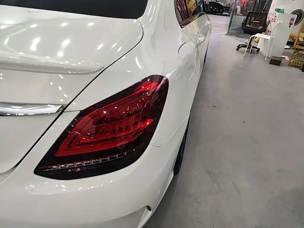 Mercedes-Benz C-Class — миниатюра 8