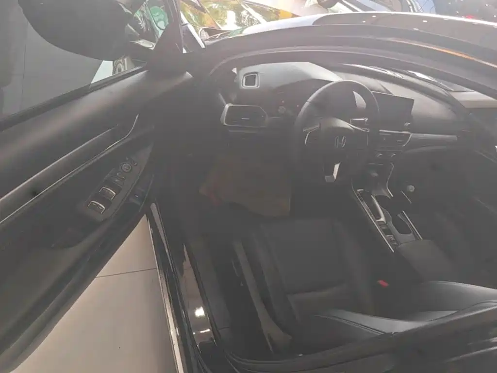 Honda Accord — миниатюра 16