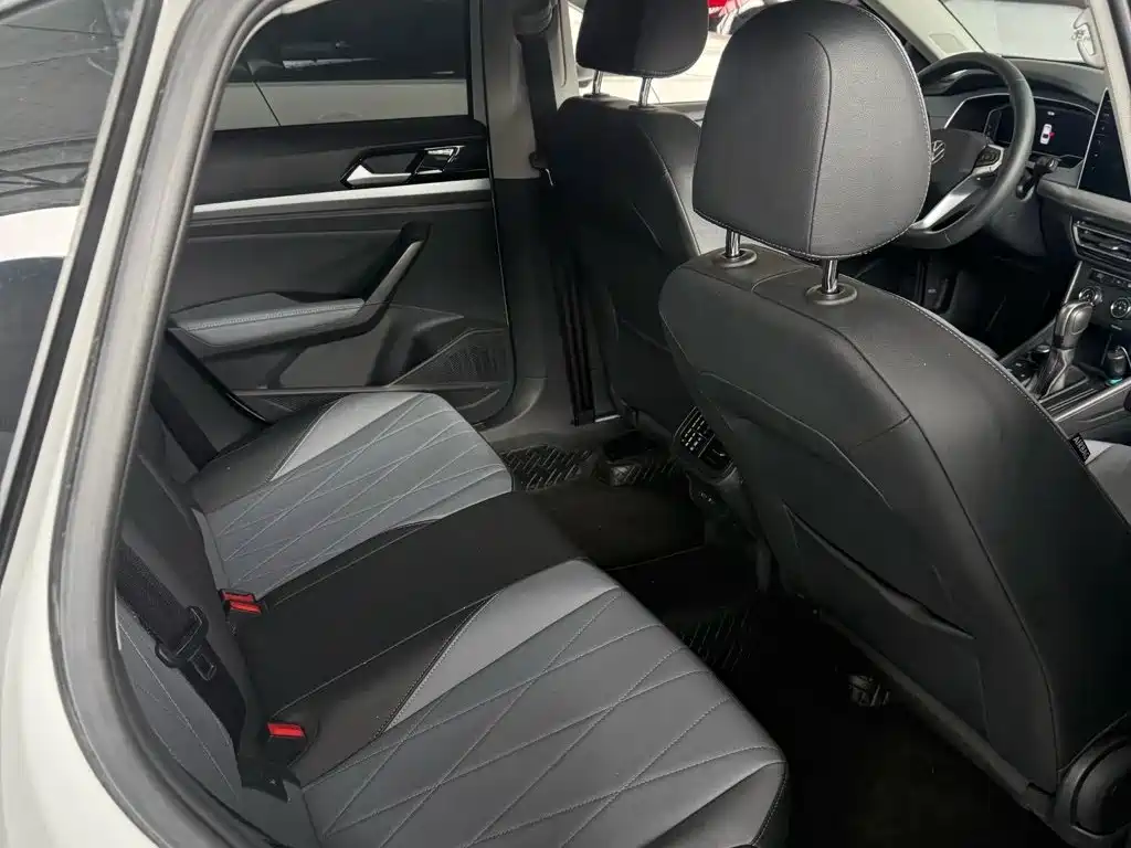 Volkswagen Lavida — миниатюра 5