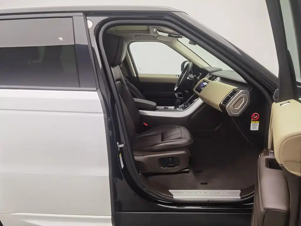 Land Rover Sport PHEV — миниатюра 23