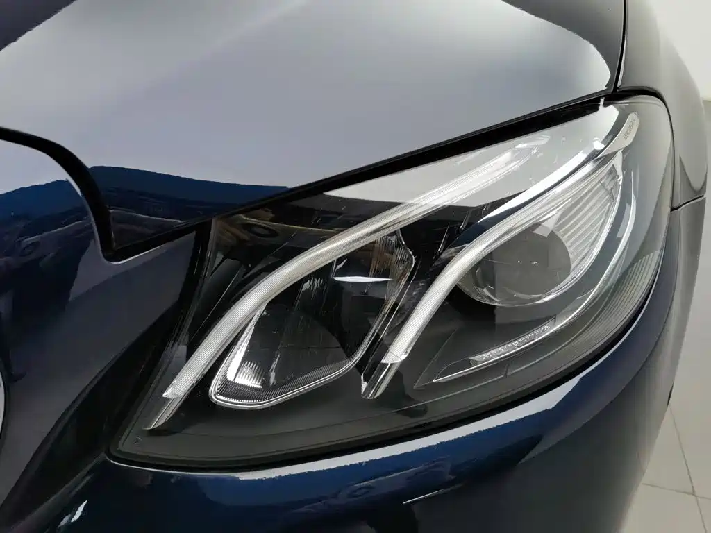 Mercedes-Benz E-Class (Import) — миниатюра 7