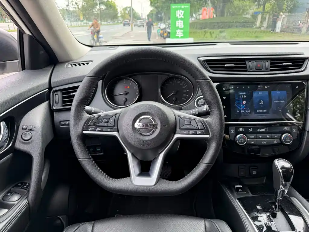 Nissan X-Trail — миниатюра 14