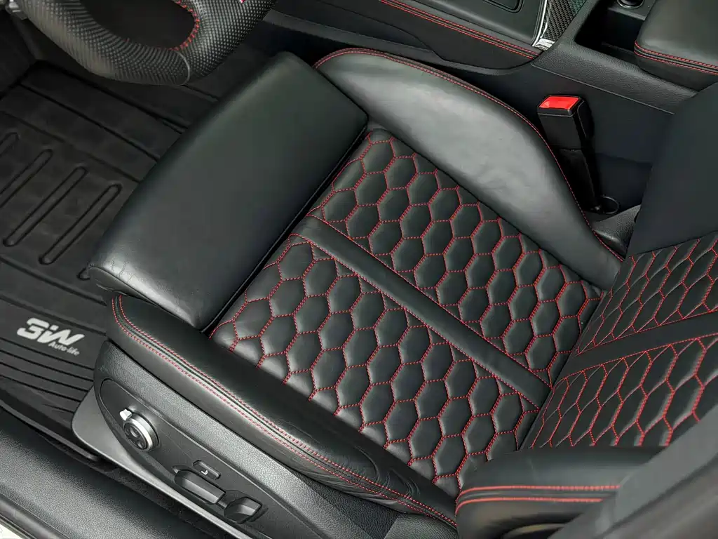 Audi RS 4 — миниатюра 18