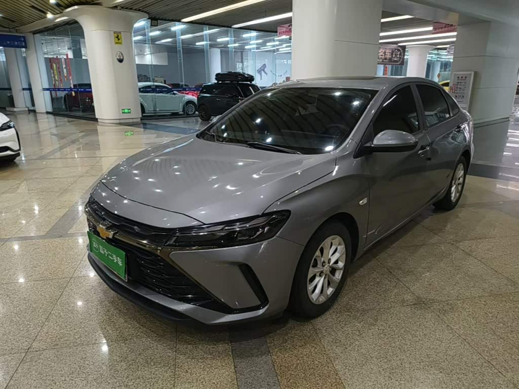 Chevrolet Monza 1.5 л 2024 г. Серебристо-серый, пробег 17700 км