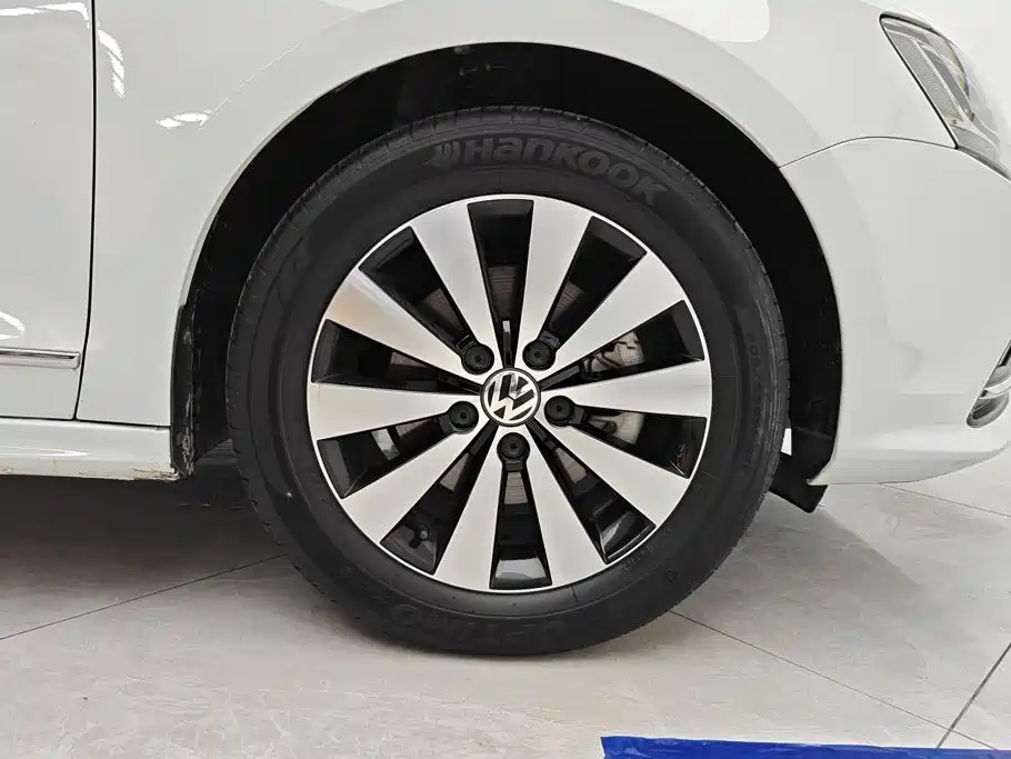 Volkswagen Sagitar — миниатюра 6