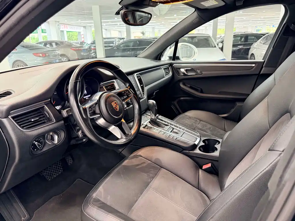 Porsche Macan — миниатюра 4