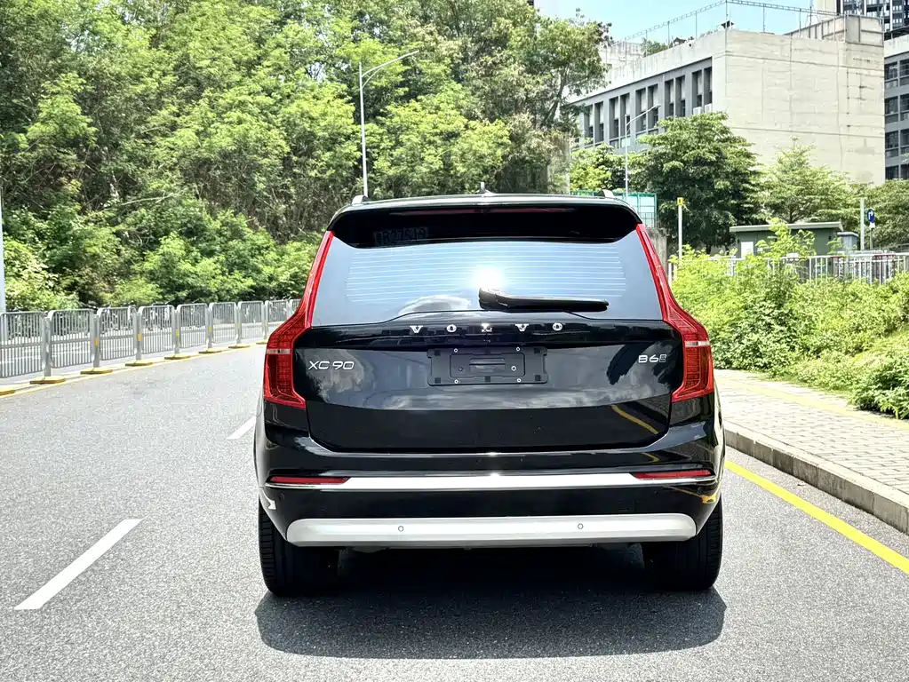 Volvo XC90 2022 B6 Luxury 7 мест