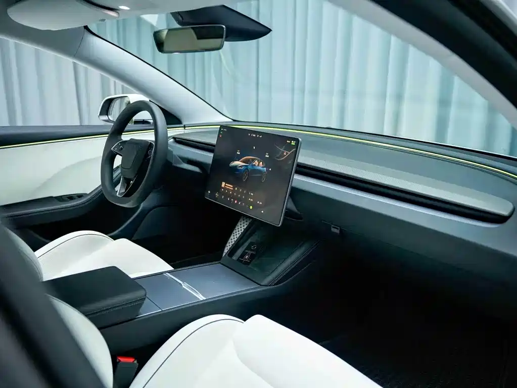 Tesla Model 3 — миниатюра 15