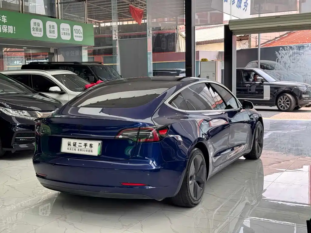 Tesla Model 3 — миниатюра 5