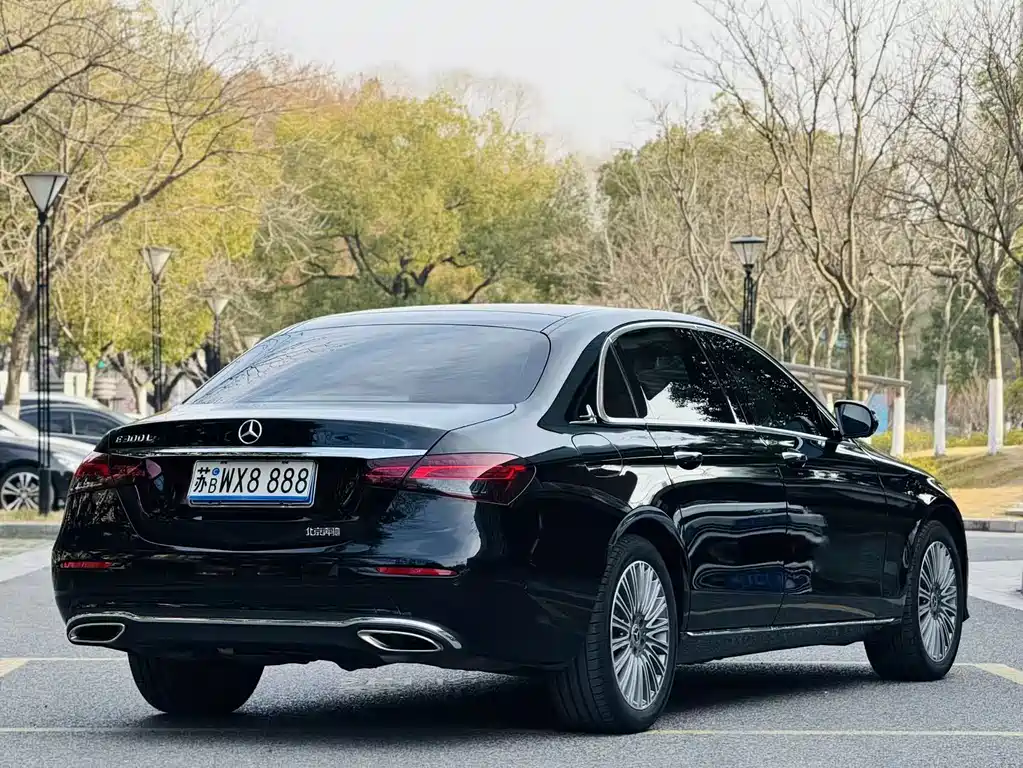 MERCEDES-BENZ E CLASS