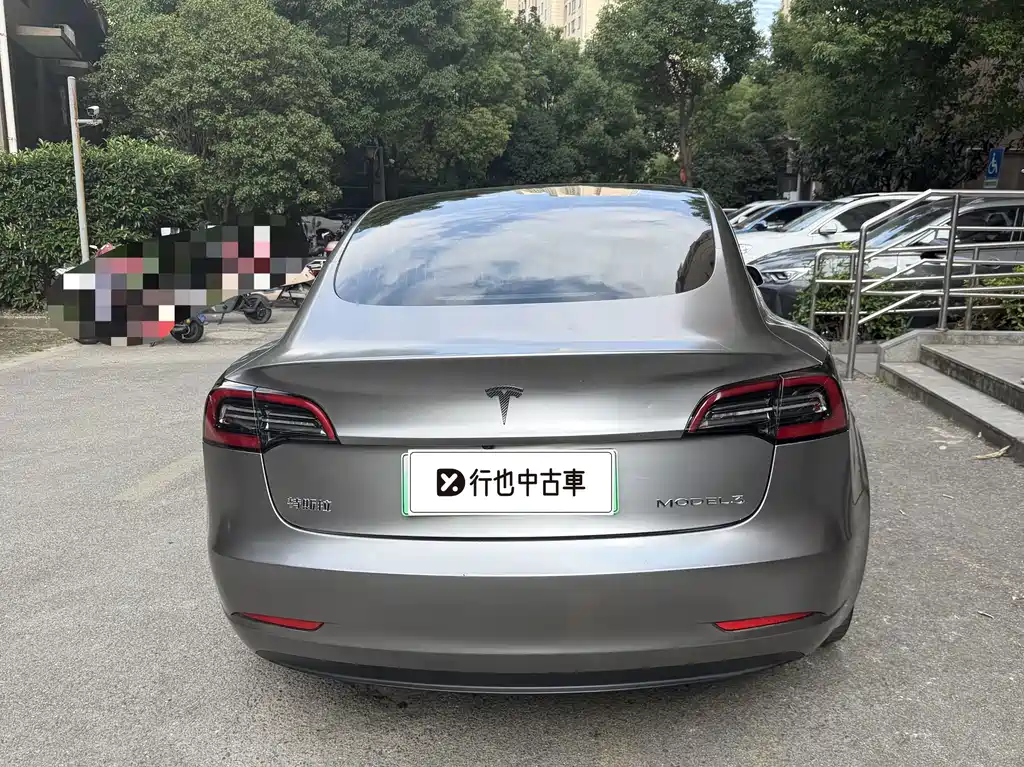 Tesla Model 3 — миниатюра 4